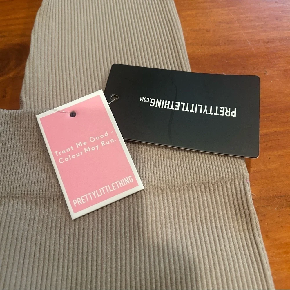 NWT PrettyLittleThing Ribbed Tan Leggings women’s Medium. Athleisure Workout - Picture 10 of 10